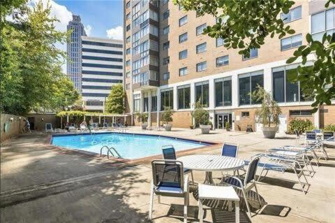 2B1B Modern Downtown Atl Condo W 1 Free Parking Lm1007 Atlanta Esterno foto